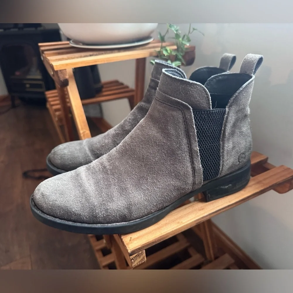 Born Brenta Dark Gray Chelsea ankle Boots 7.5 - Picture 6 of 11